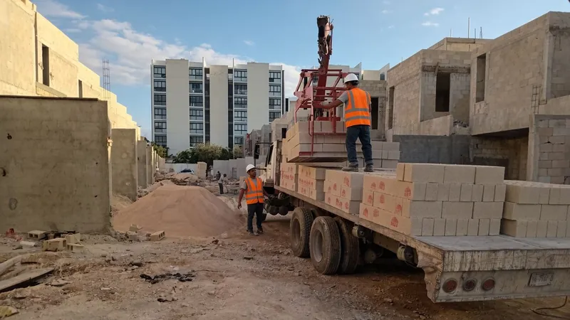 Pinzas para block en grúa